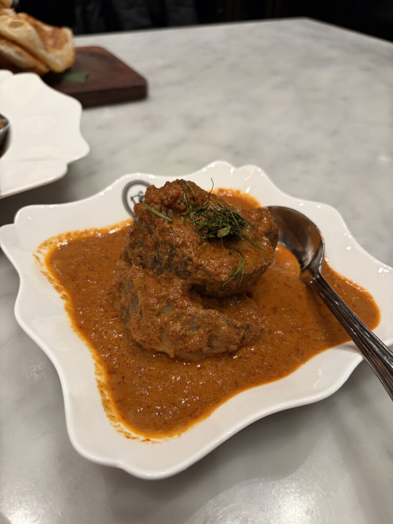 印度煎餅 Roti Prata
巴東牛肉 Beef Rendang
